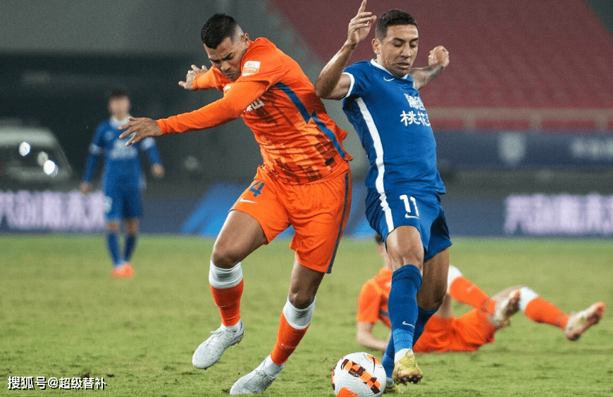 高尔夫超级杯掀起高潮,渝州旋风队鏖战粤西麒麟队,老将里程碑之夜——外援联手发威 高尔夫超级杯掀起高潮,渝州旋风队鏖战粤西麒麟队,老将里程碑之夜——外援联手发威