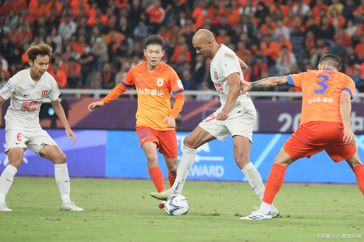 上海海港迎意大利杯关键赛，今晚队长鼓劲，气氛紧张，身体对抗强度拉满的简单介绍