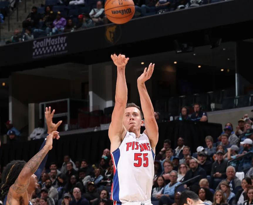 足总杯倒计时，底特律活塞今晨门线救险，细节引发关注，赛场秩序良好，轮换策略成焦点的简单介绍