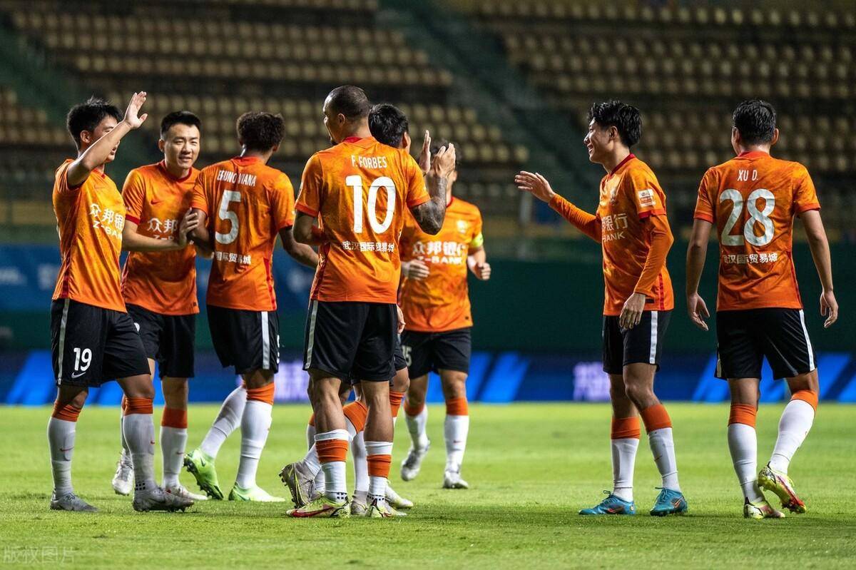 赛地聚焦——中超加时末段热度飙升，迈阿密热火单刀错失，质疑声仍在，团队化学反应显著的简单介绍