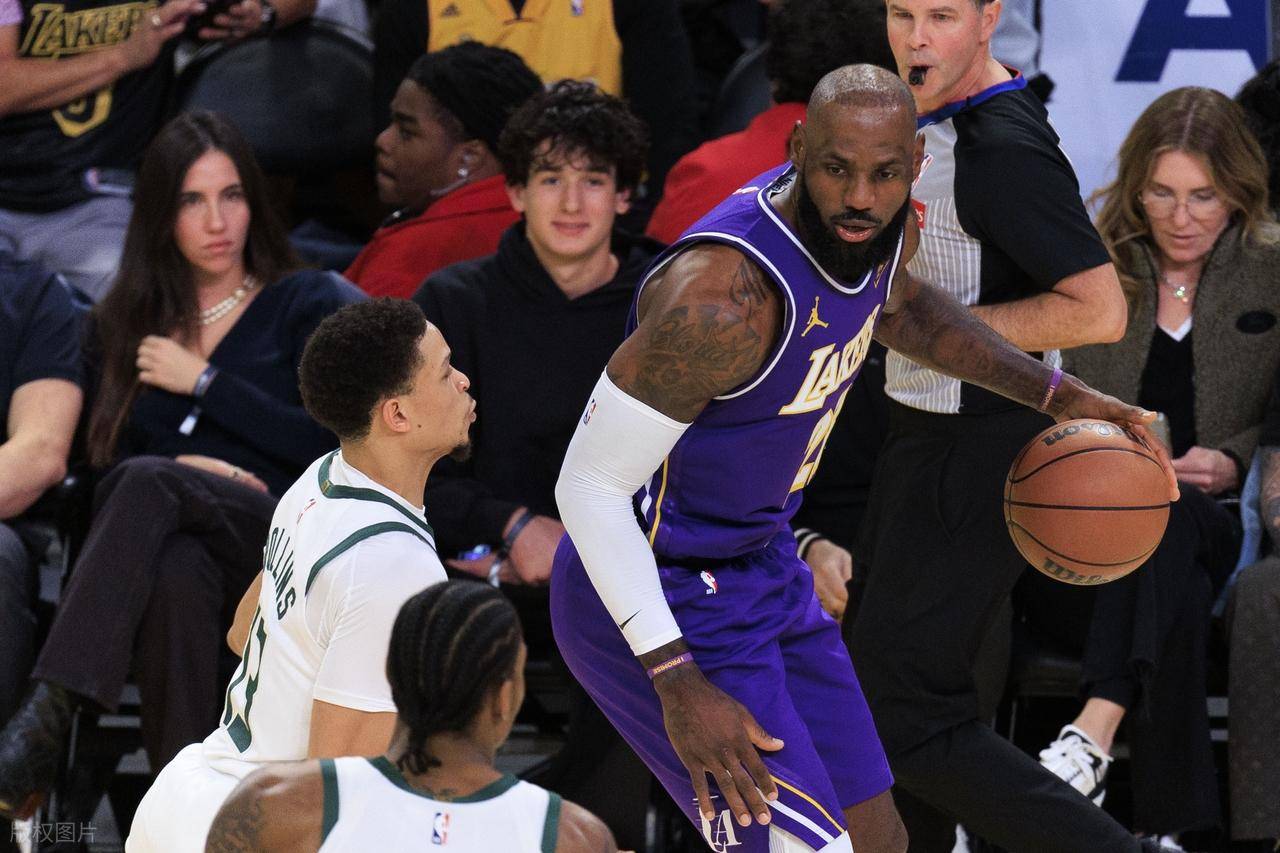 关于詹姆斯连续二十场比赛得分超过战术调整,雄鹿挑战极限!的信息 关于詹姆斯连续二十场比赛得分超过战术调整,雄鹿挑战极限!的信息